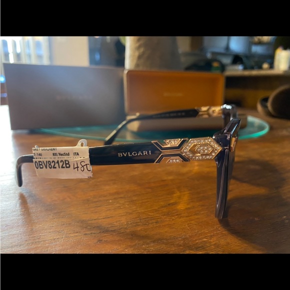 Gray gradient cat eye Bvlgari sun glasses - Picture 2 of 2